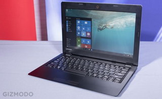 Illustration for article titled Un laptop Windows 10 de 17 mm de grosor y 997 gramos de peso por 190 dólares